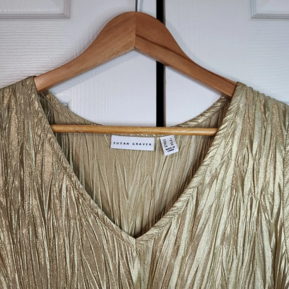 Susan Graver Gold Metallic Crinkle V-Neck Sleeveless Blouse Top Large Party Glam